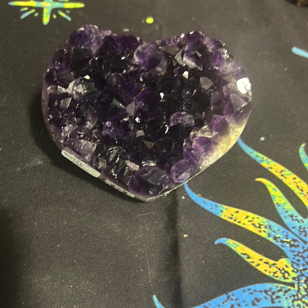 Heart-shaped amethyst