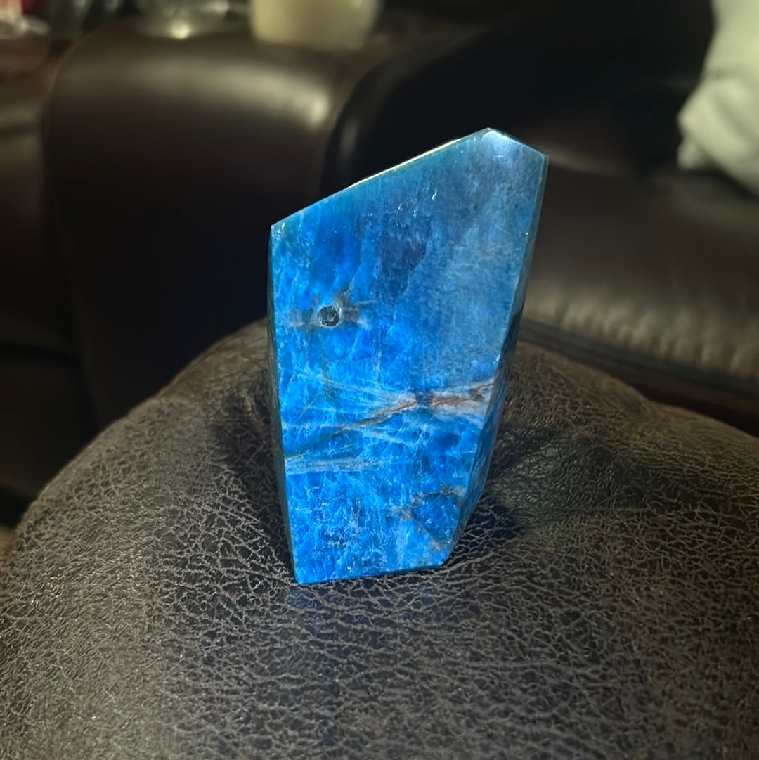 Blue apatite freeform